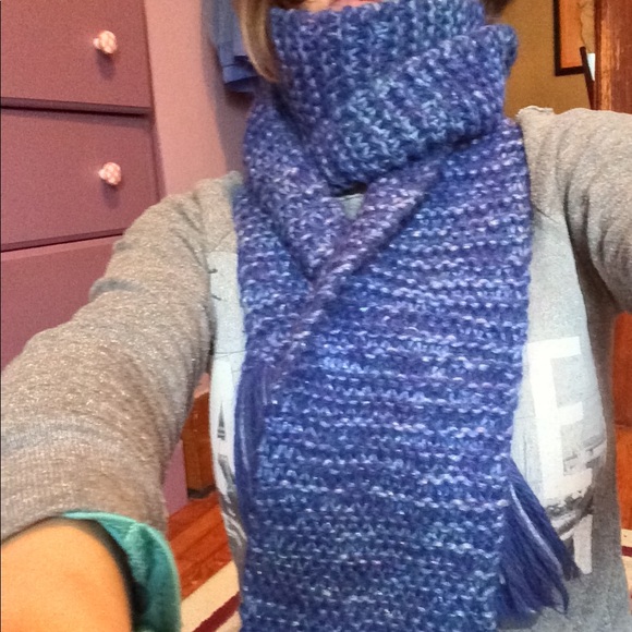 Scarf - Picture 2 of 3